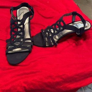 Karen Scott medium heels sandals. Navy blue.